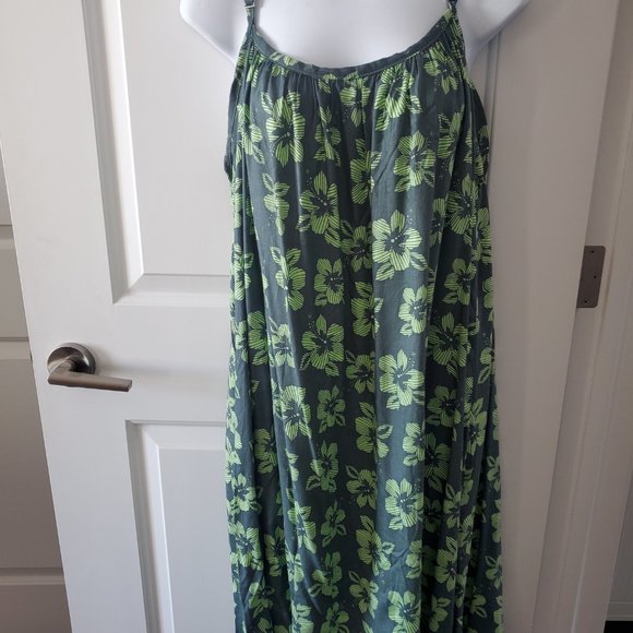 Pretty and Versatile Floral Spaghetti Strap Tunic Dress from Hawaii, One Size - Picture 2 of 9